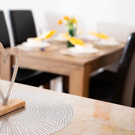 Shm Apartments With Ac And Teracce Apartman
